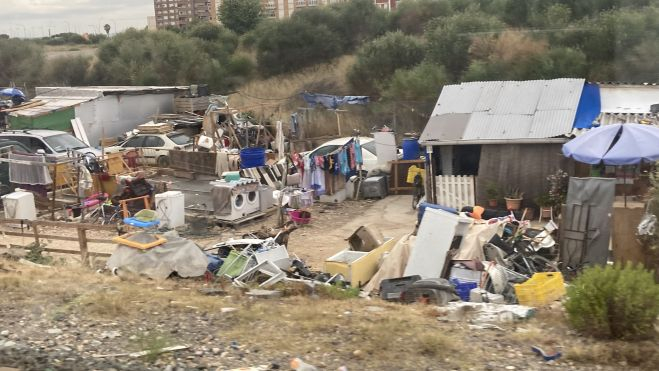 Les condicions de les barraques en la V-30 Les condicions de les barraques en la V-30