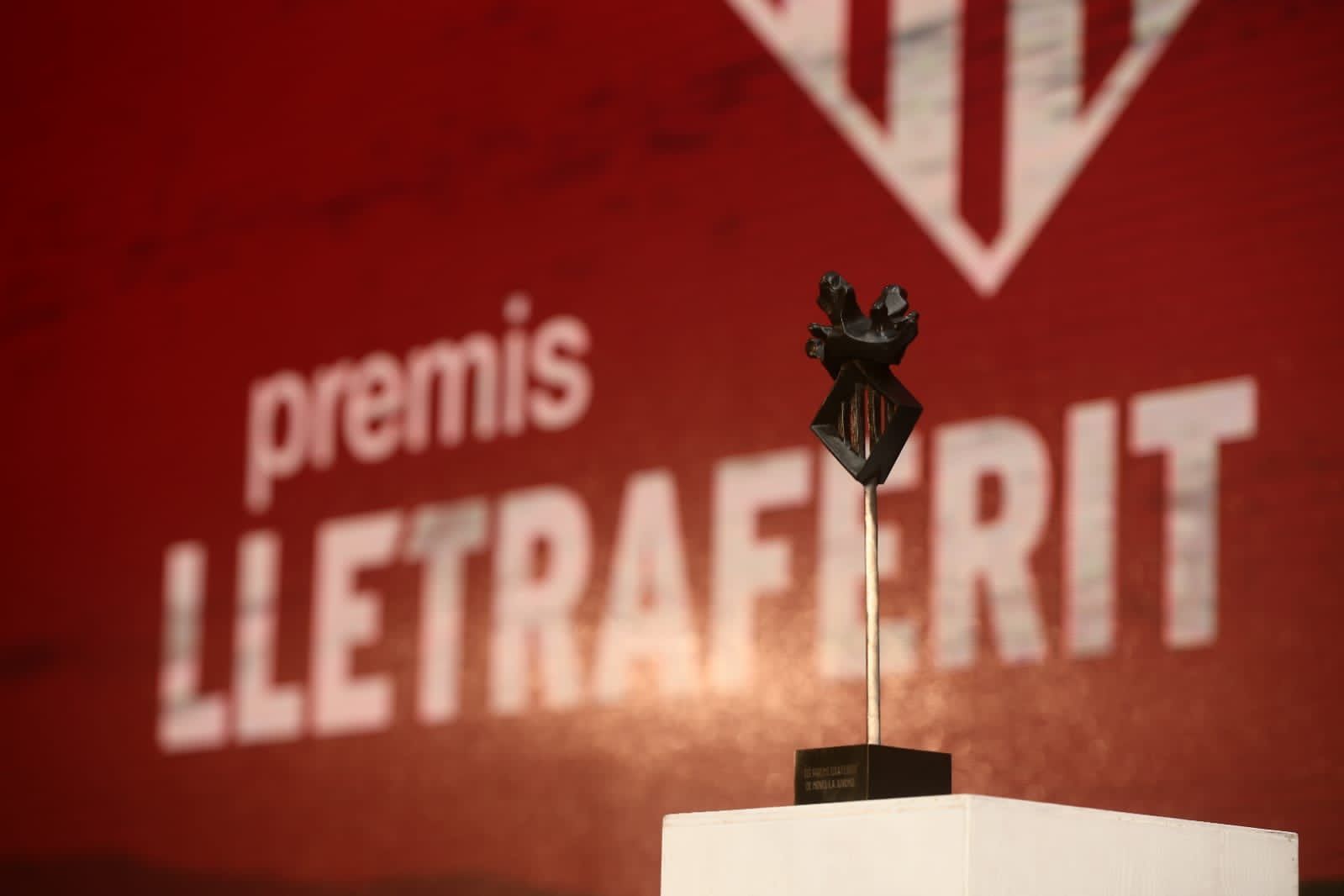 Galardón de la quinta edición de los Premios Lletraferit