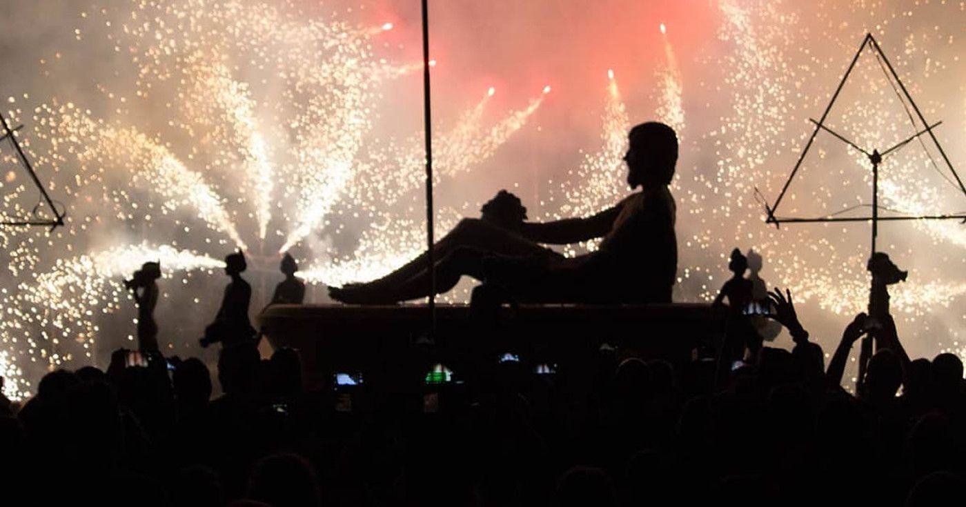 Disparo de un castillo de palos en València