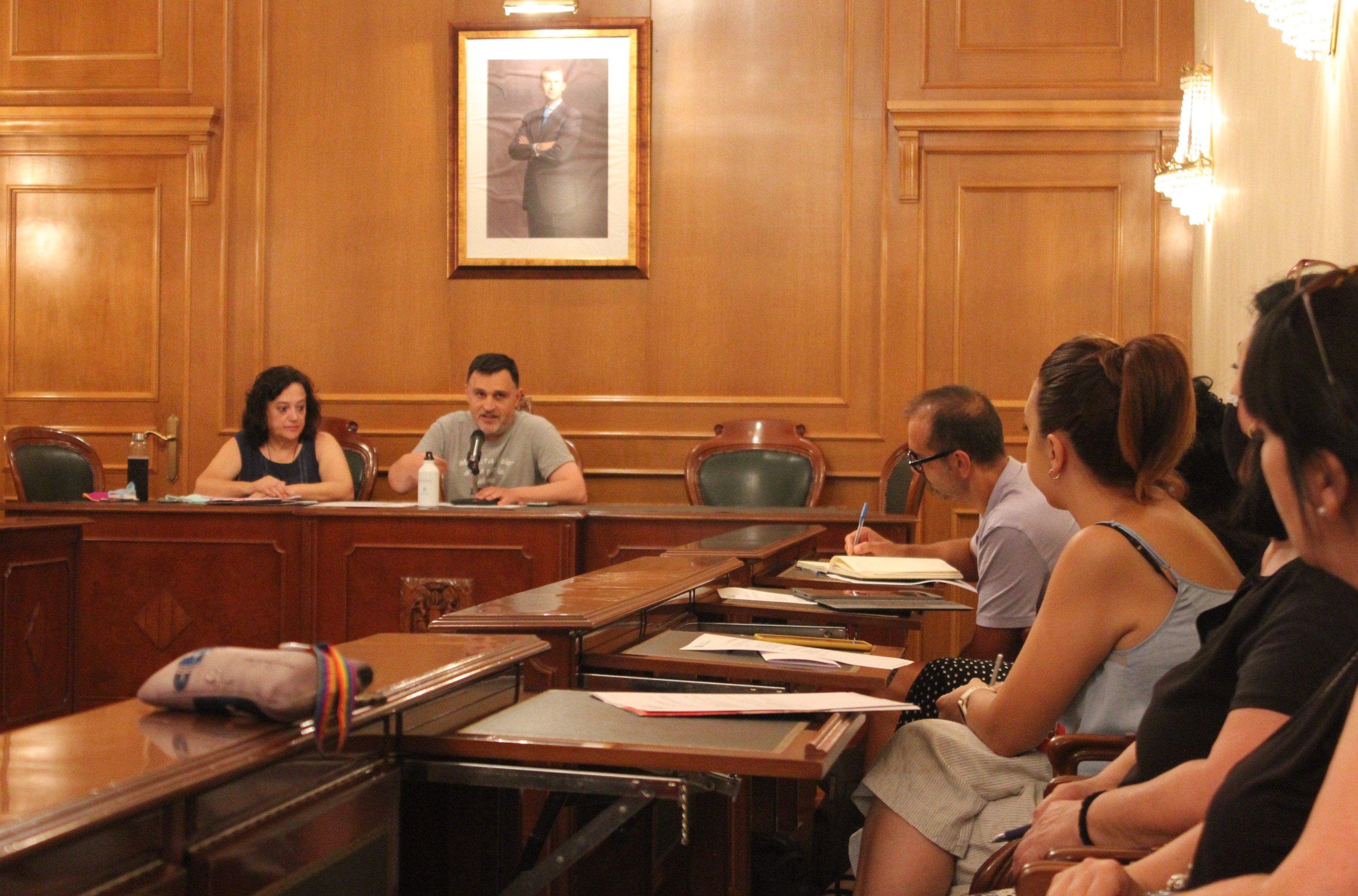 El regidor Óscar Borrell presideix el Consell Escolar Municipal d'Ontinyent