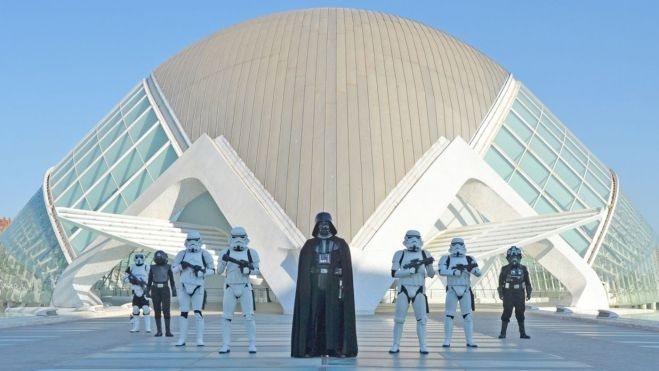 Darth Vader y las tropas imperiales, en la Ciutat de les Arts