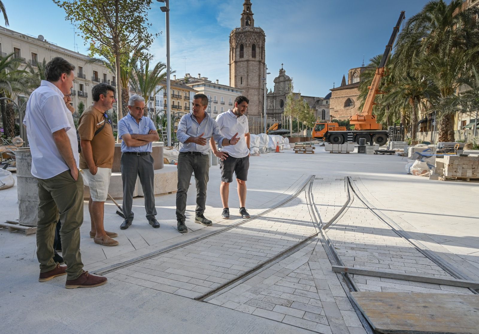Trobada en les obres de la Plaça de la Reina de València