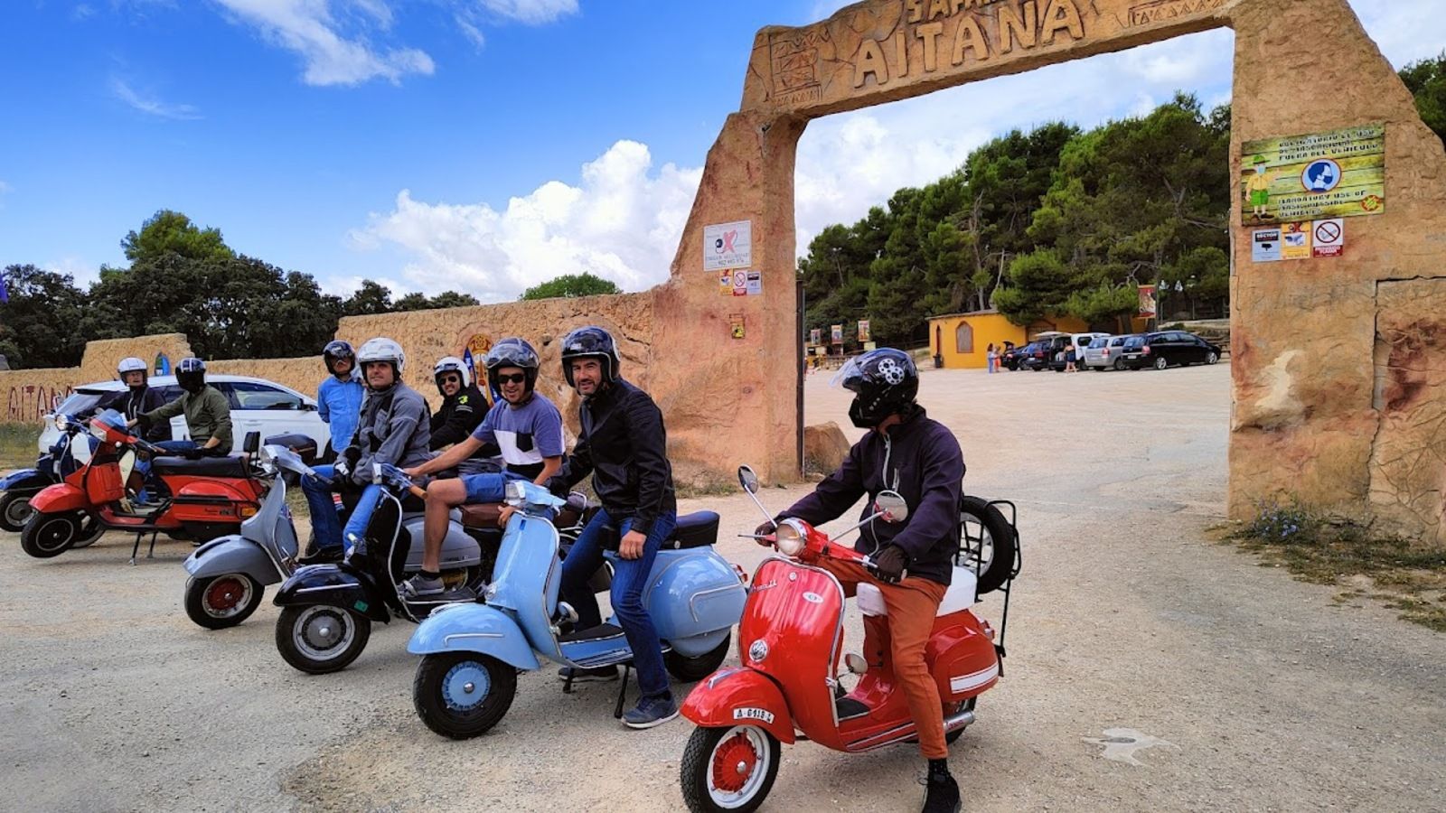  La “II Ruta del bakalao en Vespa”