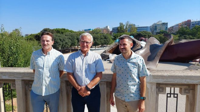El alcalde Joan Ribó y los concejales Giuseppe Grezzi y Sergi Campillo visitan las obras del Gulliver 