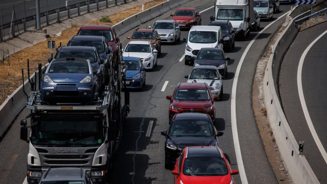  La Operación Especial de Semana Santa congregará miles de coches en las carreteras valencianas