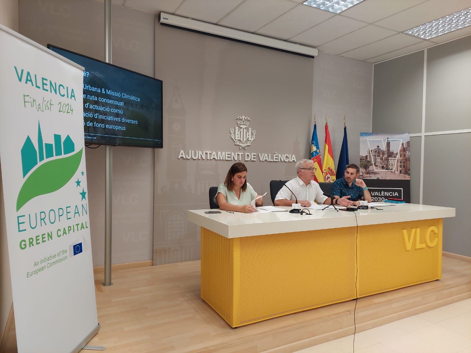 Joan Ribó, Sandra Gómez i Sergi Campillo en la presentació del Pla d'Acció Local 2030