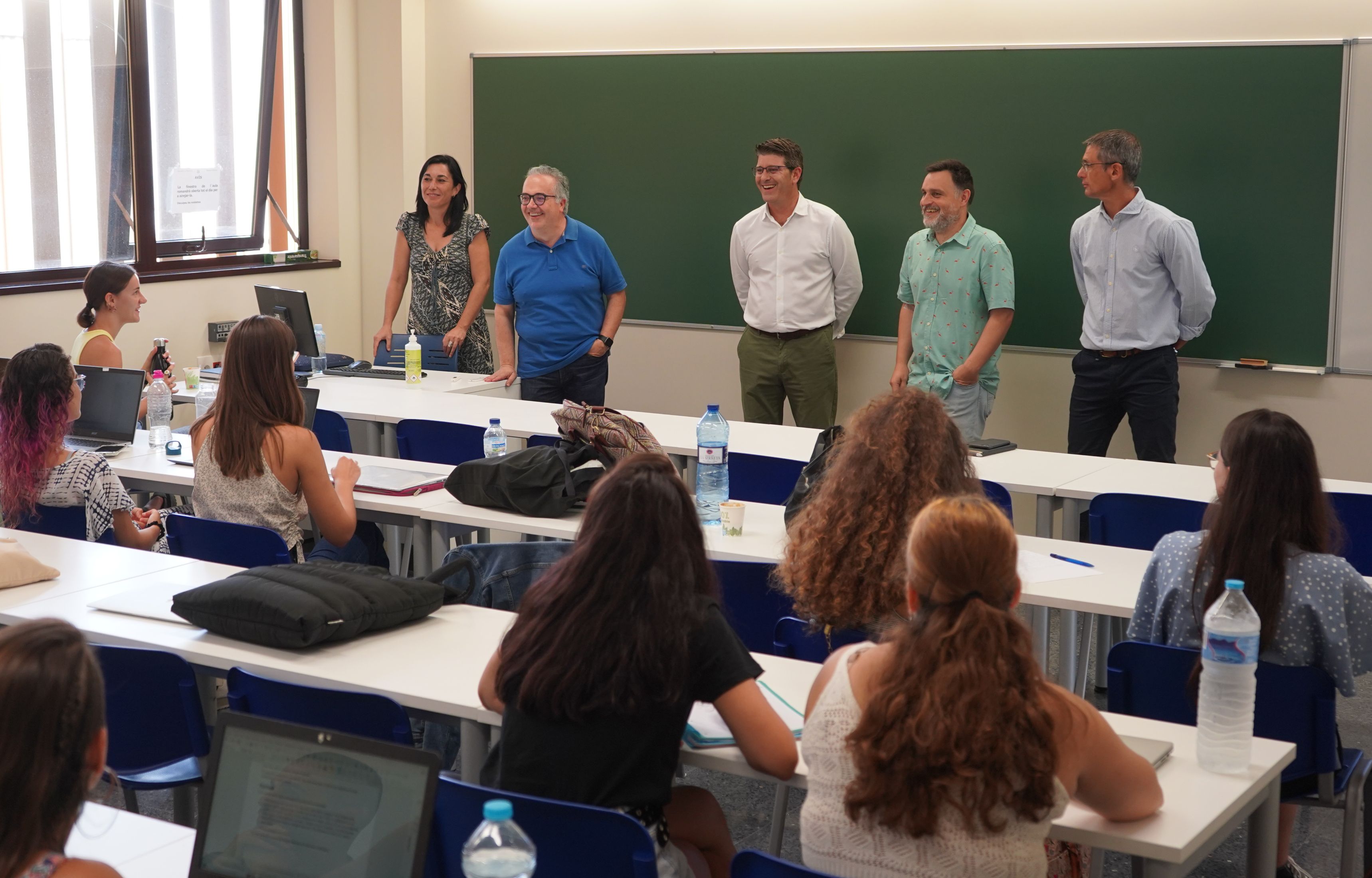Jorge Rodríguez i Óscar Borrell visiten les classes del nou Màster en Psicologia General Sanitària