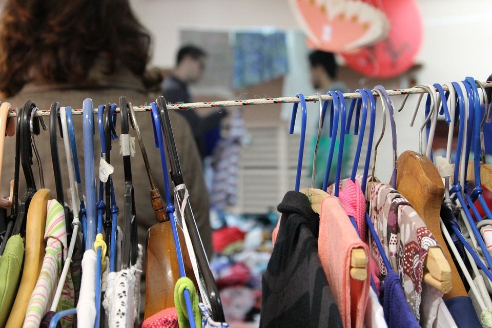 València acoge hasta el próximo 23 un mercadillo de ropa vintage al peso