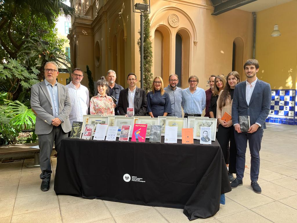 Los autores y autoras premiados en los Premis València y València Nova 2022