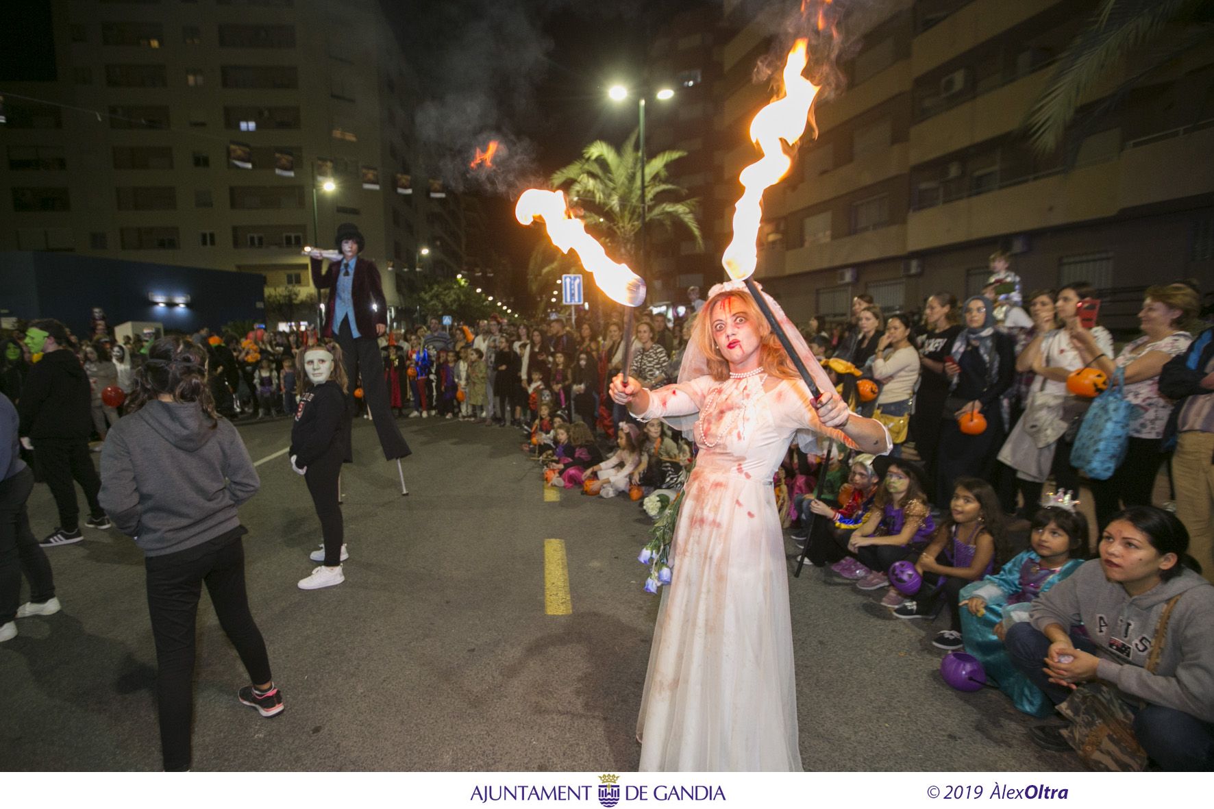 Cavalcada de disfresses d'Halloween a Gandia. Imatge d'Àlex Oltra
