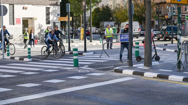 Carril bici entre la avenida del Cid y plaza de España