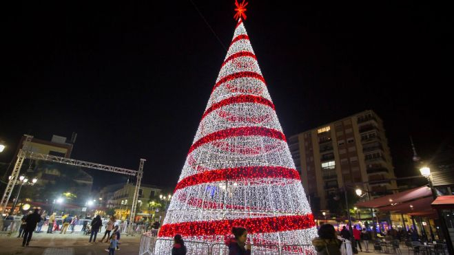 Árbol de navidad de Gandia. Imagen de Àlex Oltra Árbol de navidad de Gandia. Imagen de Àlex Oltra