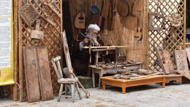 Artesano en un mercado medieval