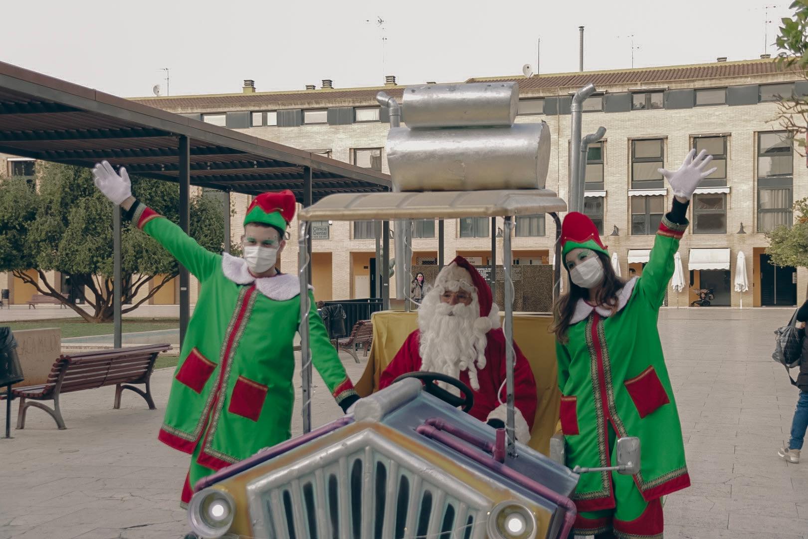 Papa Noel da la bienvenida a la Navidad en Catarroja