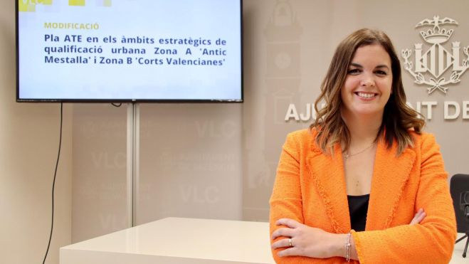 La vicealcaldesa i concejala de Urbanismo en la rueda de prensa de hoy La vicealcaldesa i concejala de Urbanismo en la rueda de prensa de hoy