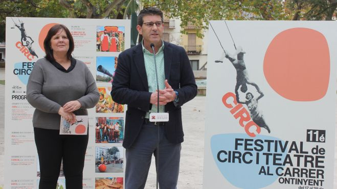 Jorge Rodríguez y Sayo Gandia en la presentación del Festival de Circo y Teatro de Ontinyent