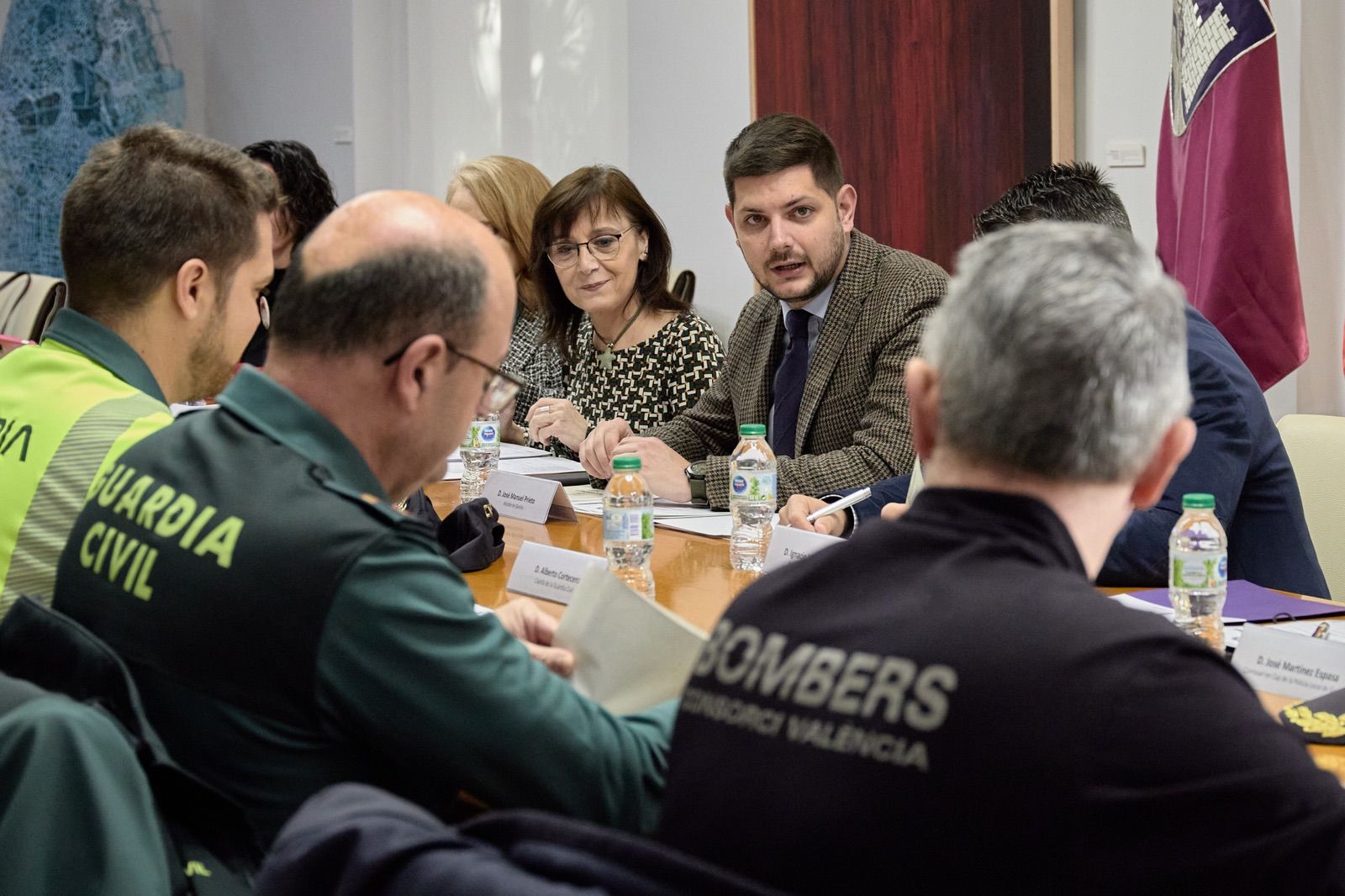 Reunió per a dissenyar el dispositiu de seguretat durant el Nadal a Gandia