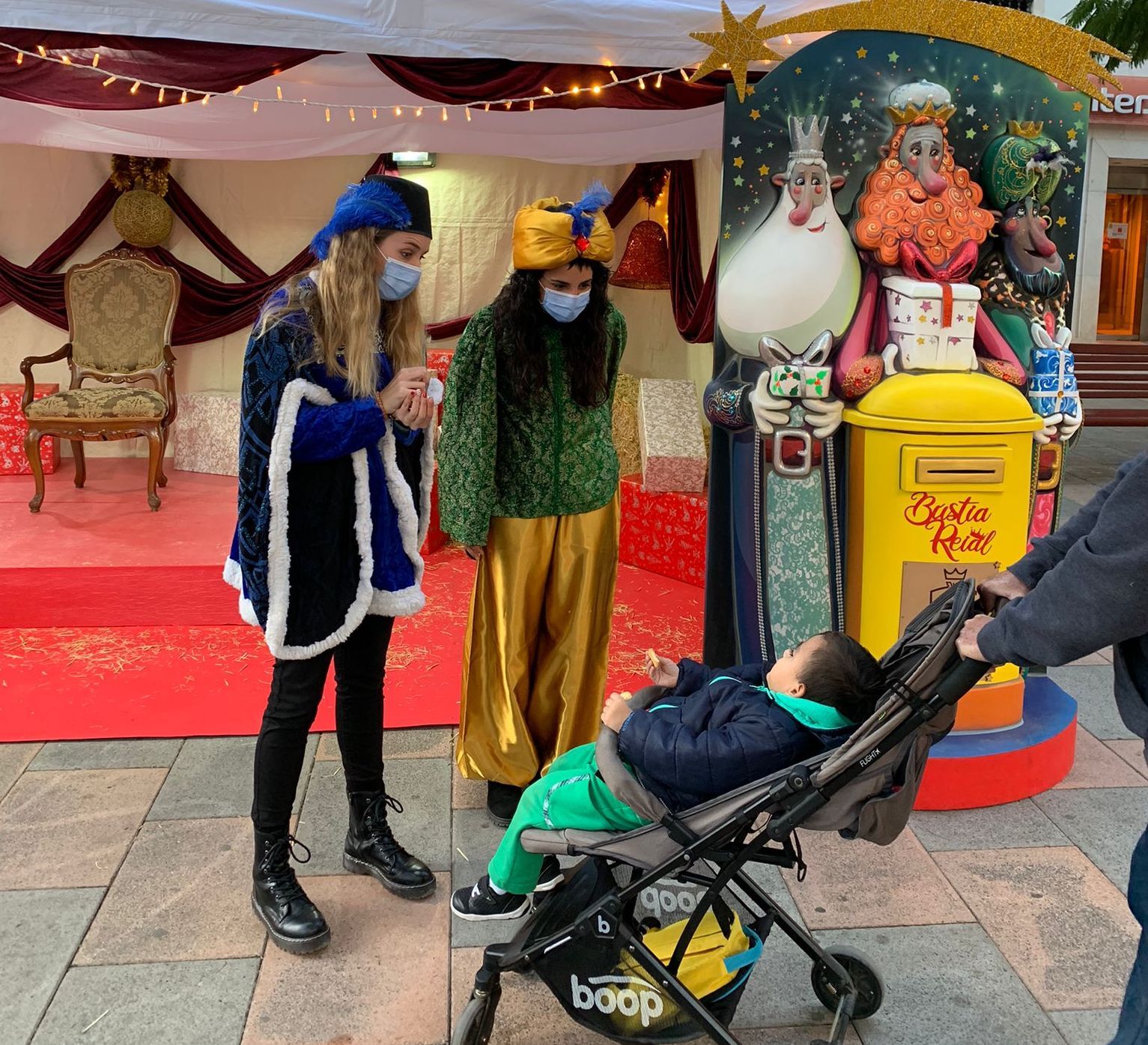 Un dels campaments reials ubicats a Catarroja