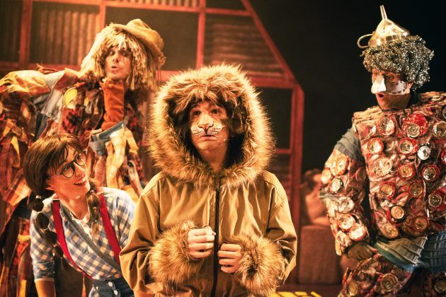 Escena de la obra de teatro "Viatge a Oz"