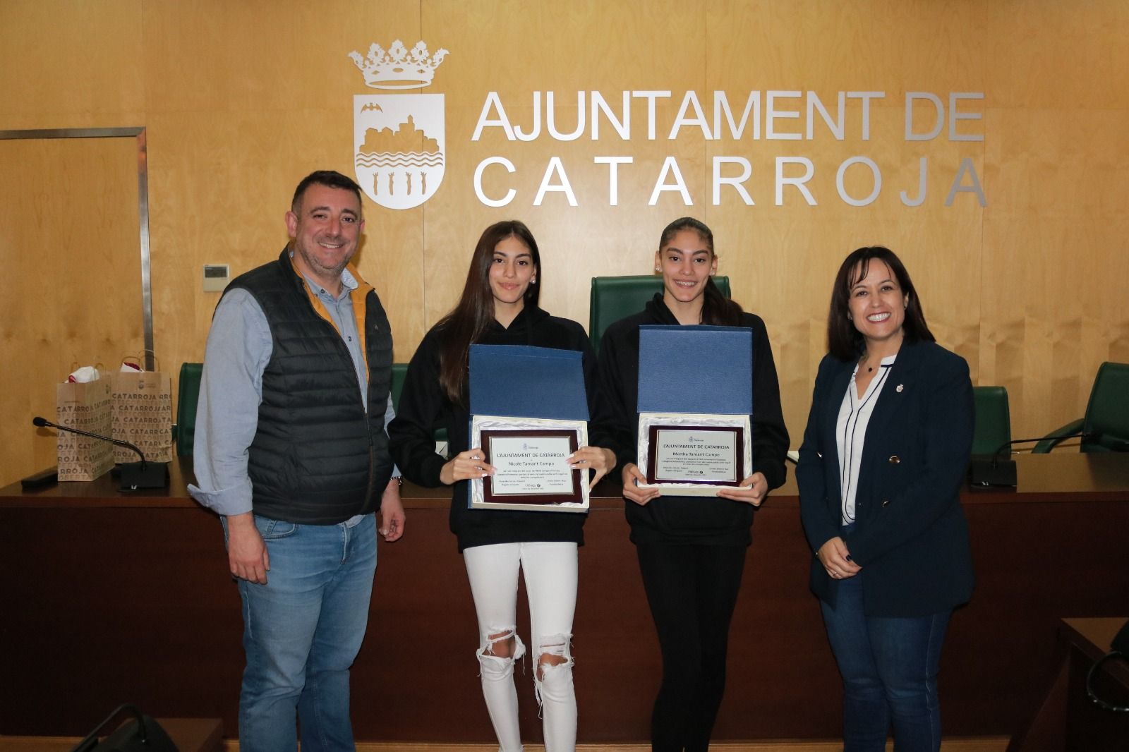 Martha i Nicole Tamarit amb Alejandro García i Lorena Silvent