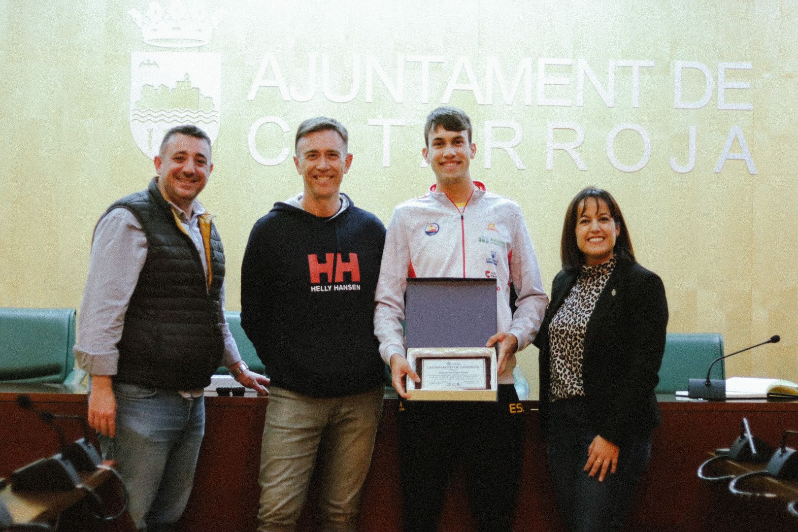 Catarroja homenatja el campió del món de caiacpolo, David Beltrán