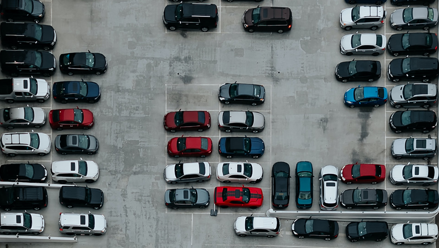 Coches aparcados. Imagen de Ivana Cajina