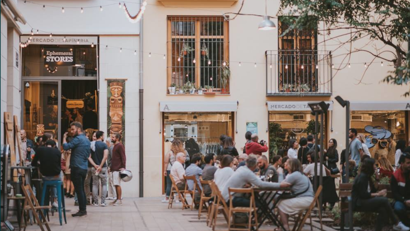 Mercat de Tapineria de València, on té lloc l'Antique Market