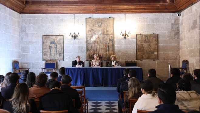 La consellera de Justicia Gabriela Bravo durante el seminario 'La Mediación: una solución a los conflictos con pasado, presente y futuro' 