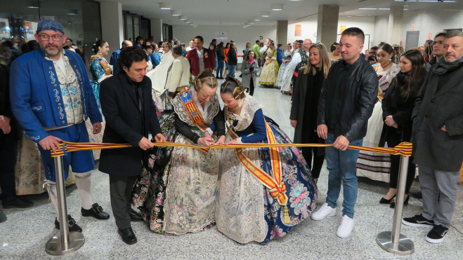 Las Falleras Mayores de Llíria inauguran la Exposició del Ninot 2023