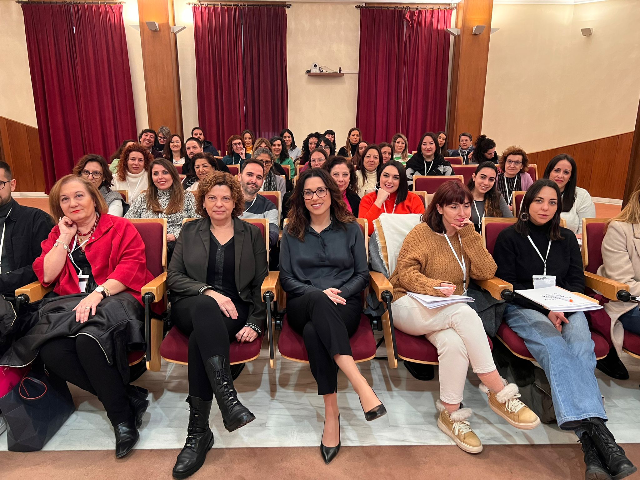 Aitana Mas en la inauguración en Alicante de la jornada de formación del proyecto ‘Pilotem Comunitat Valenciana’ 