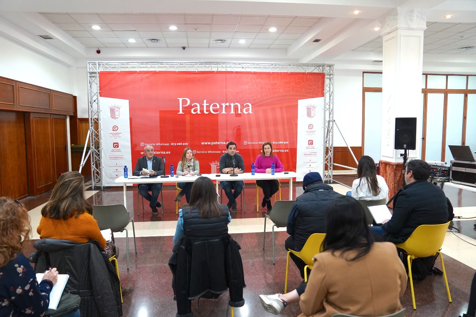 Rueda de prensa de la corporación municipal en el Centro Arco Iris 
