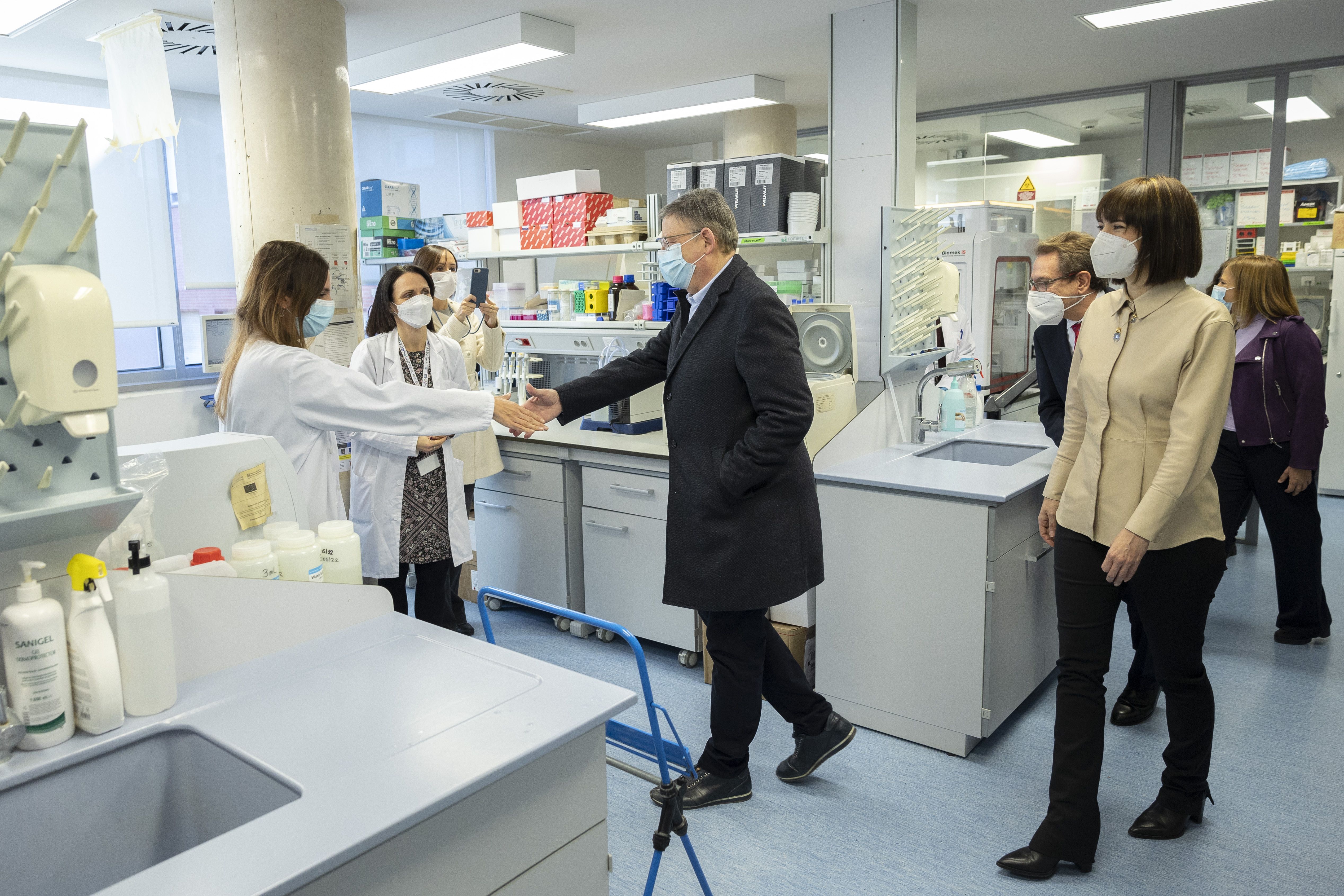 Visita de Ximo Puig y Diana Morant al laboratorio de Incliva