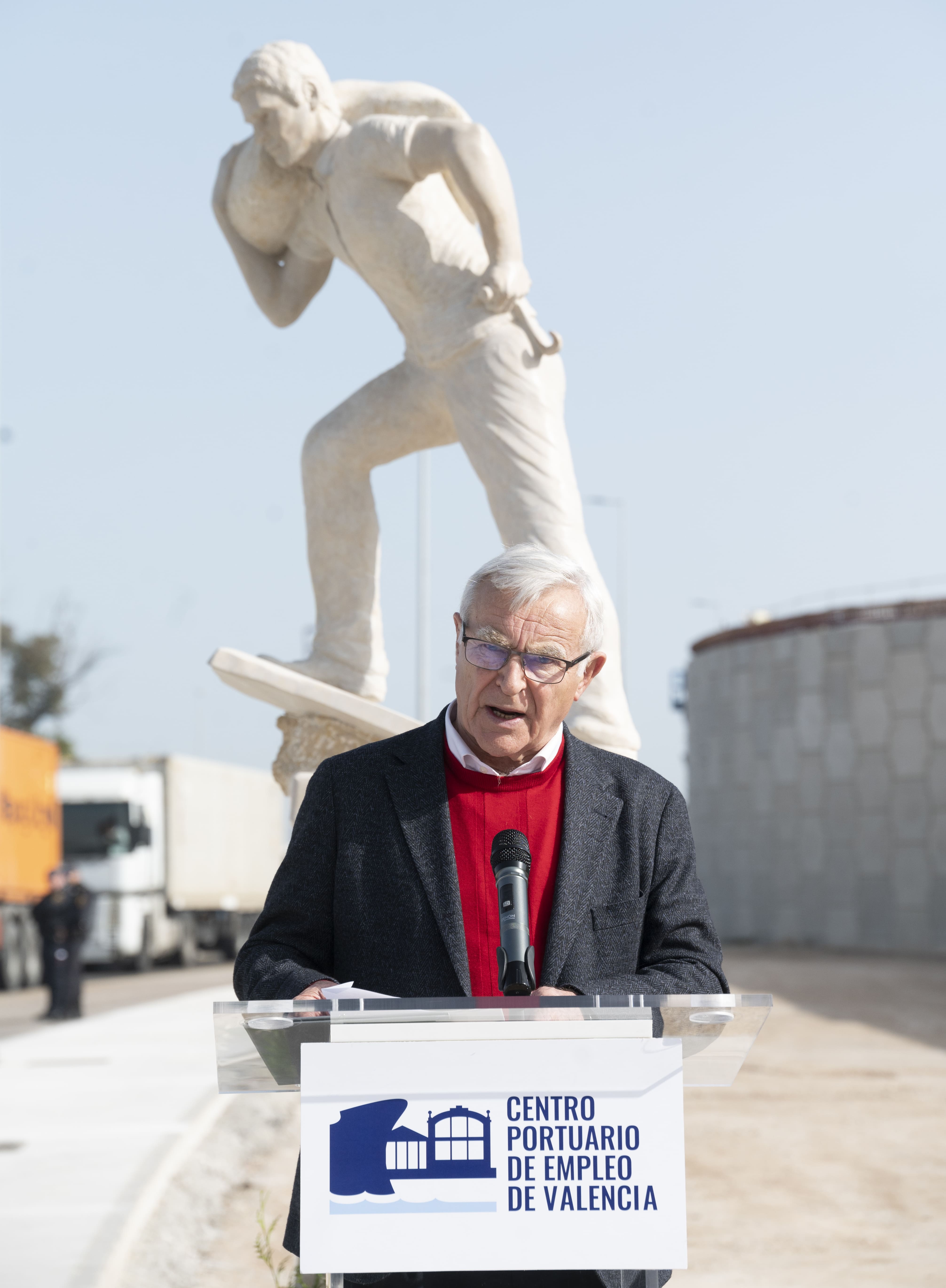 L'alcalde de València, Joan Ribó, en l'homenatge als estibadors portuaris