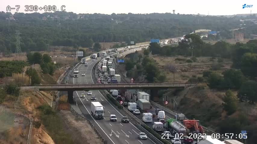Atascos en la A-7 a la altura de Cruz de Gracia 