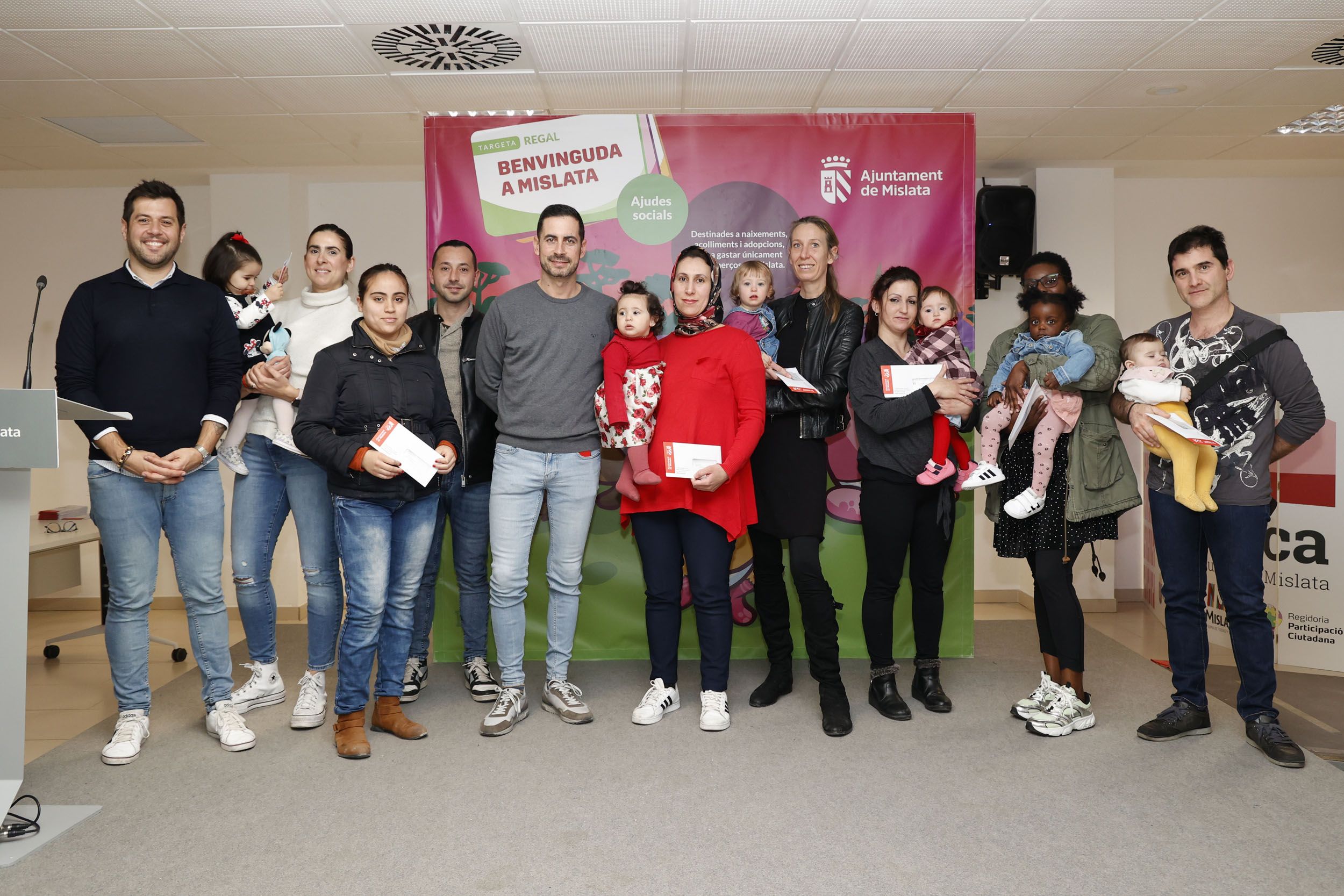  Entrega de las tarjetas 'Benvinguda a Mislata'