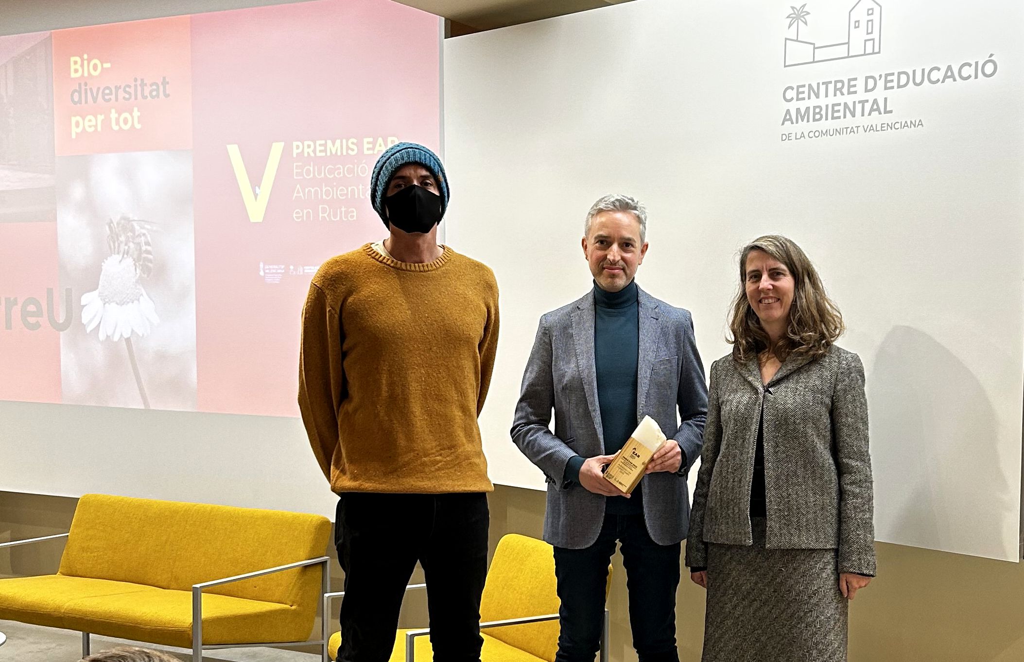 El director del Consorci de Museus i el CCCC, José Luís Pérez Pont, juntament amb Celsa Monrós, directora general del Canvi Climàtic