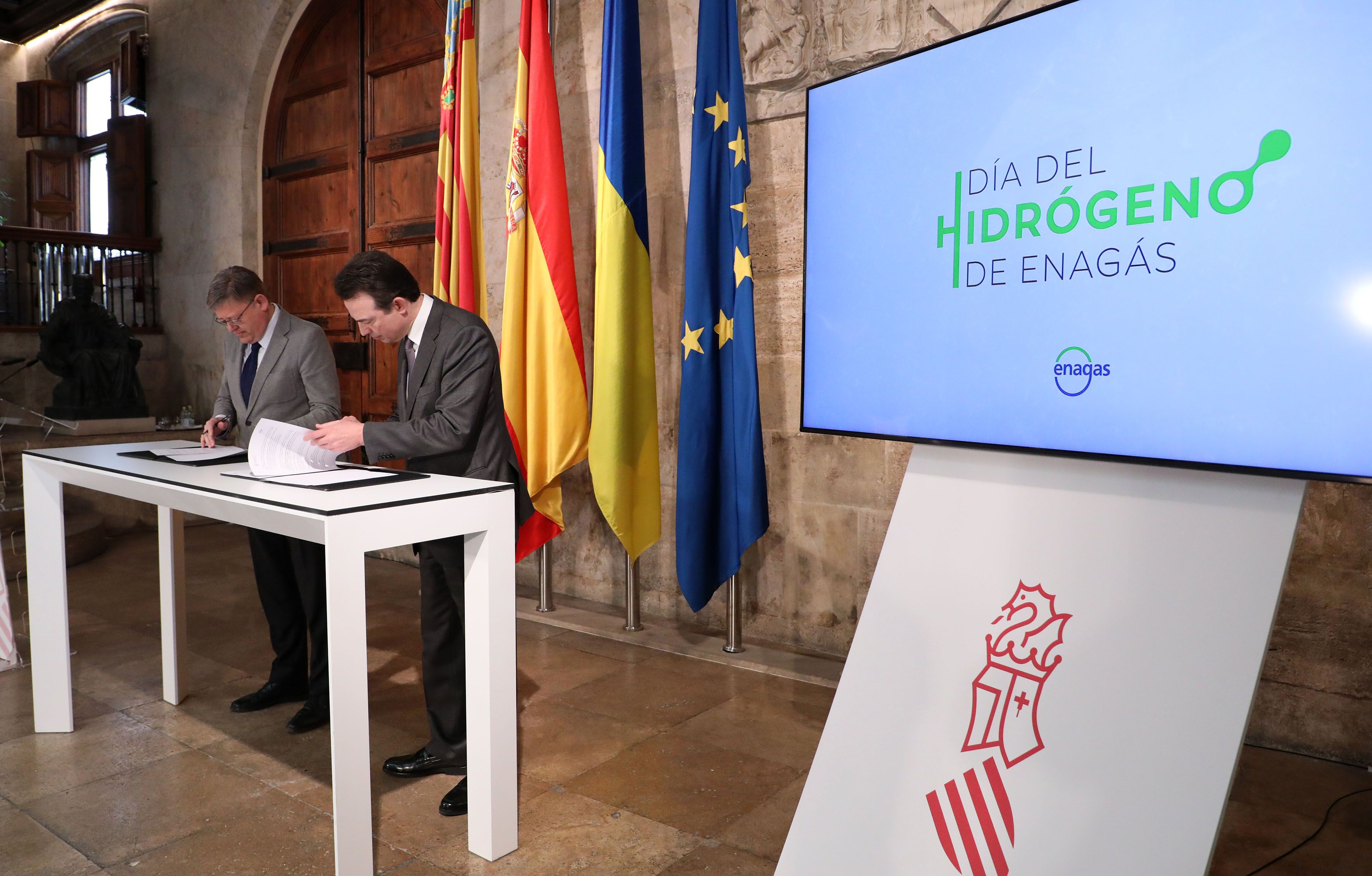 Signatura de l'acord entre Generalitat i Enagás