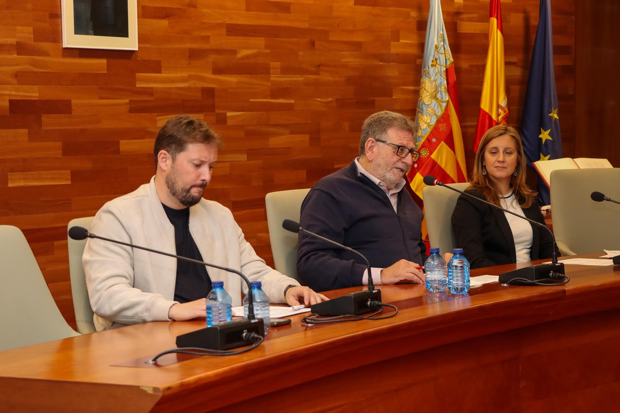 Roda de premsa a l'Ajuntament de Torrent