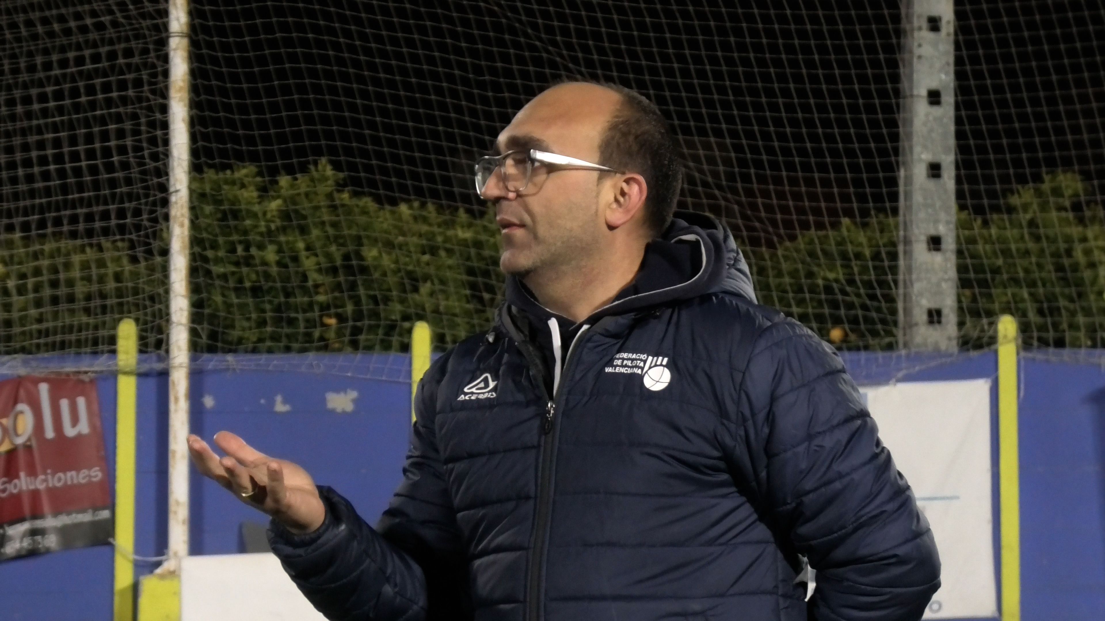 El seleccionador Vicent Molines en un entrenament - Fedpival