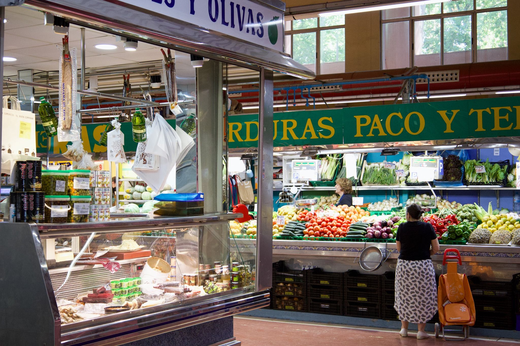 Interior del Mercat del Cabanyal