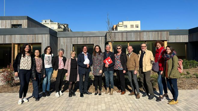 La vicepresodenta Aitana Mas y el alcalde Josep Riera, en la visita institucional al nuevo centro de día de Meliana