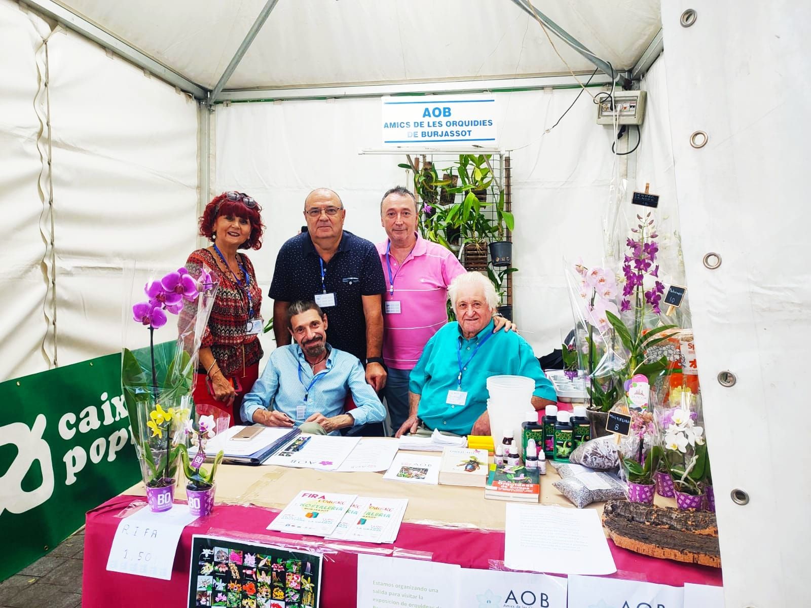 Amics de les orquídies de Burjassot en la II Feria de la Orquídea en 2022
