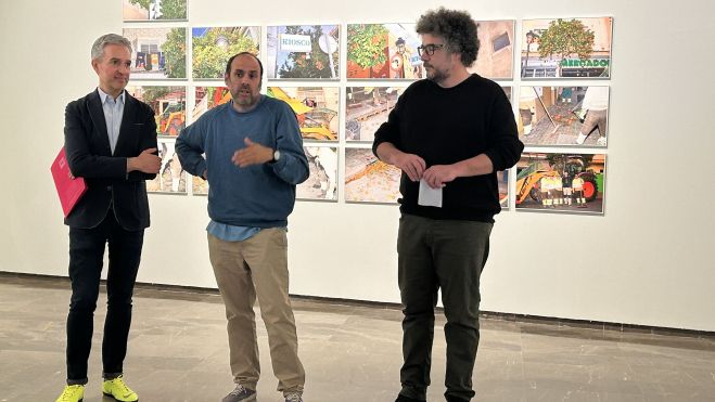 El director del CCCC, José Luís Pérez Pont, juntament amb l'artista Ricardo Cases i el comissari de la seua obra, Pablo Brezo