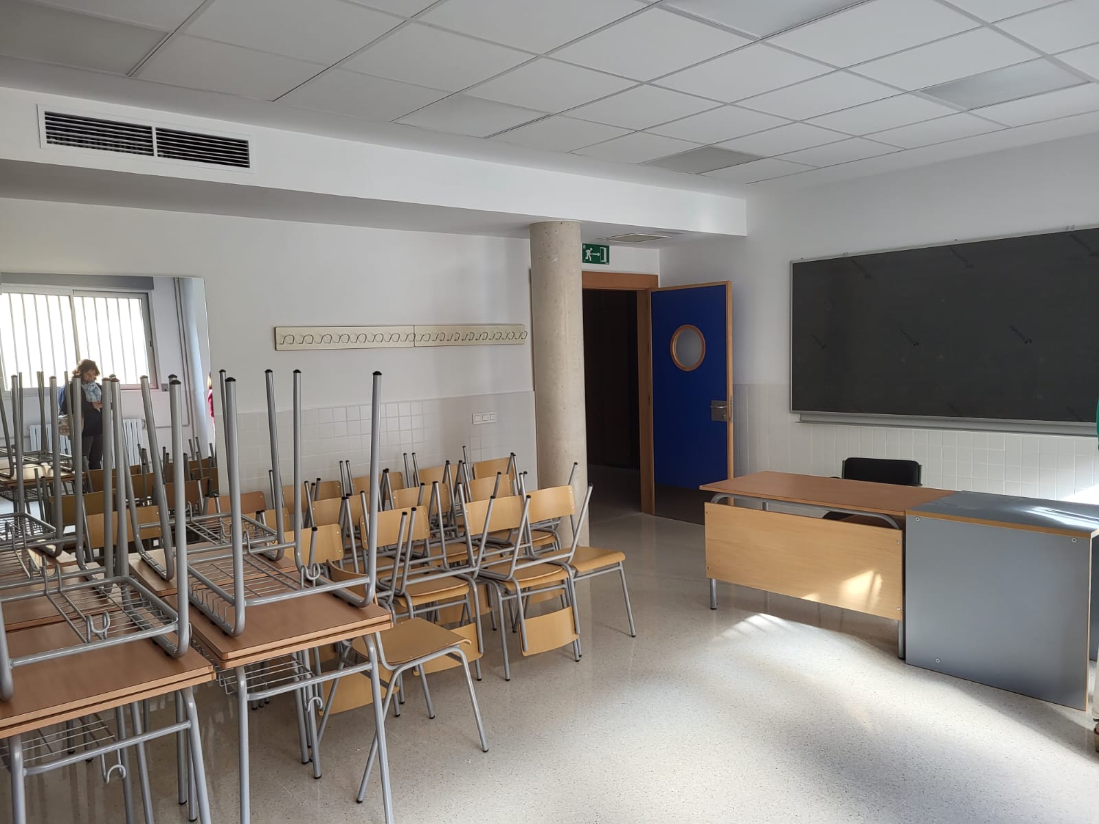 Una de les noves aules de l'IES Salvador Gadea