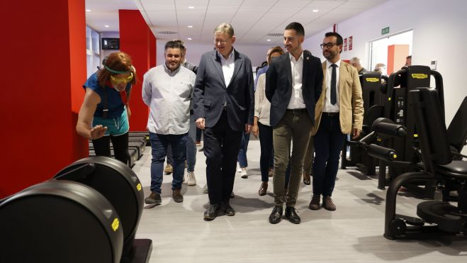 Ximo Puig y Carlos F.Bielsa en el nuevo centro depotivo de La Fàbrica de Mislata