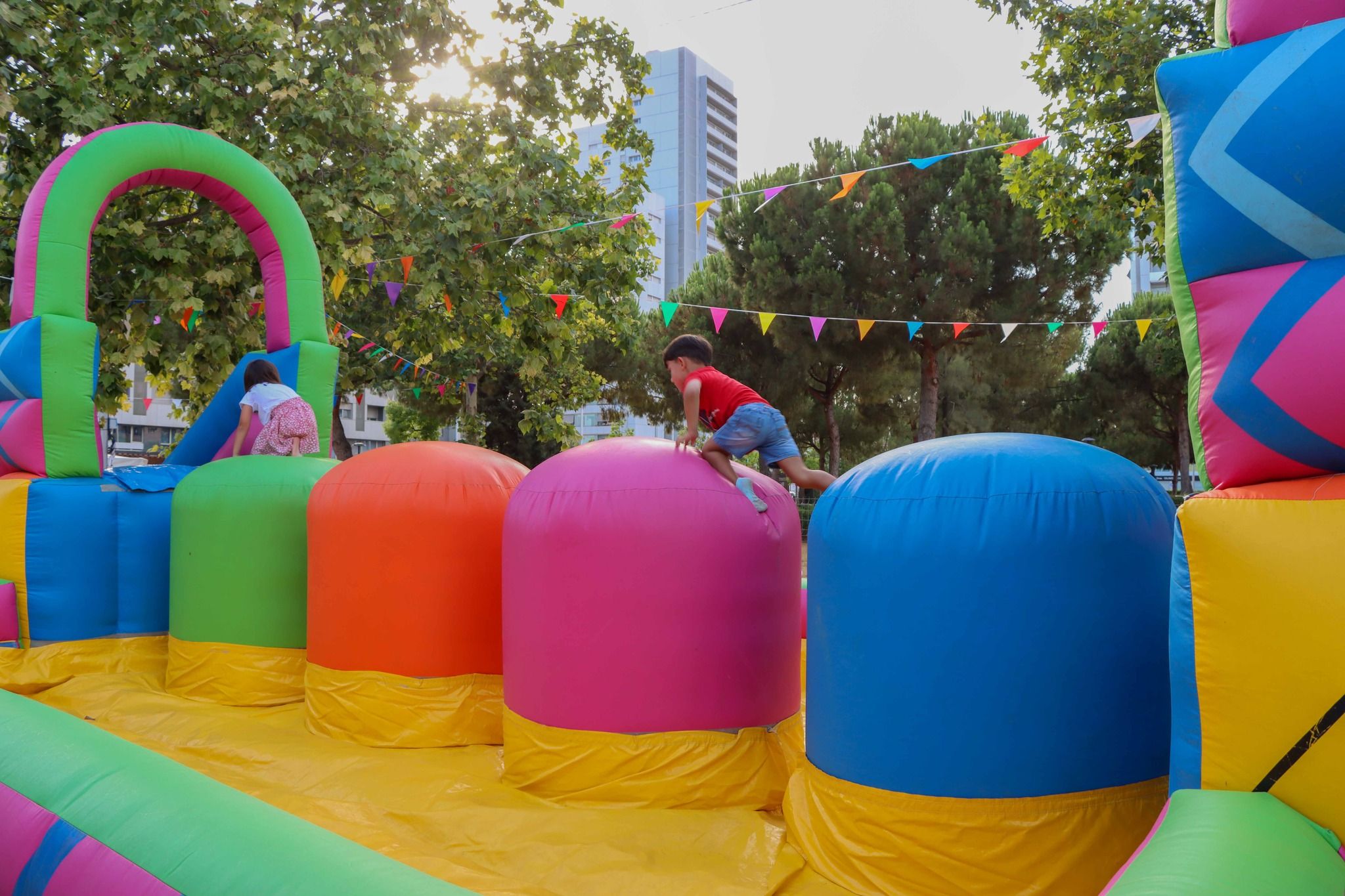Inflables instalados en Torrent durant el Espai Multiaventura el pasado verano