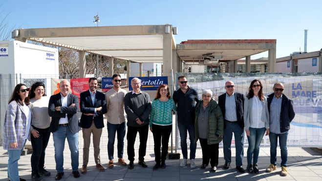 Visita de la corporación municipal de València a las obras del futuro centro de formación 'La Mare que Va'