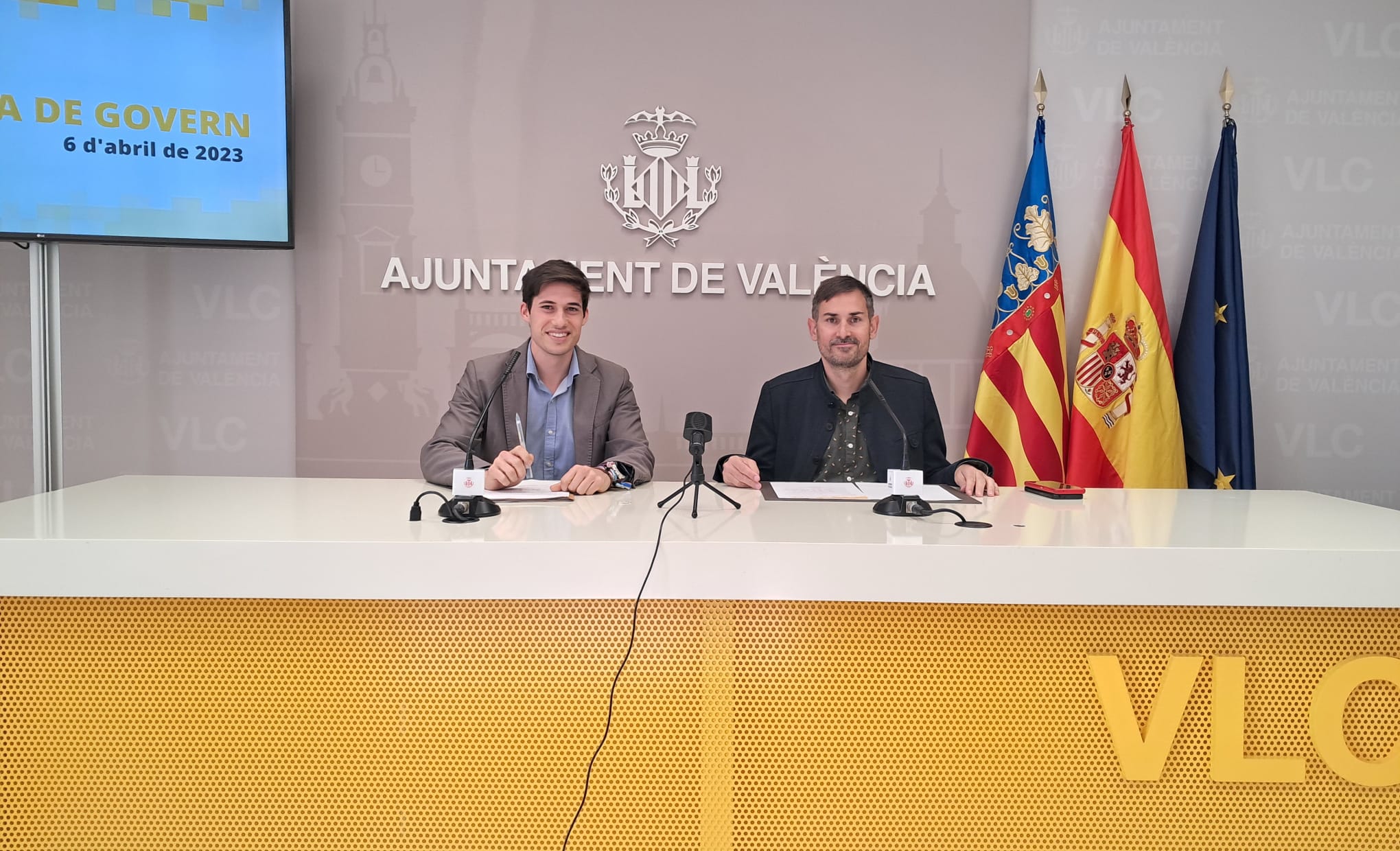 El concejal de Hacienda, Borja Sanjuan, y el vicealcalde de València, Sergi Campillo