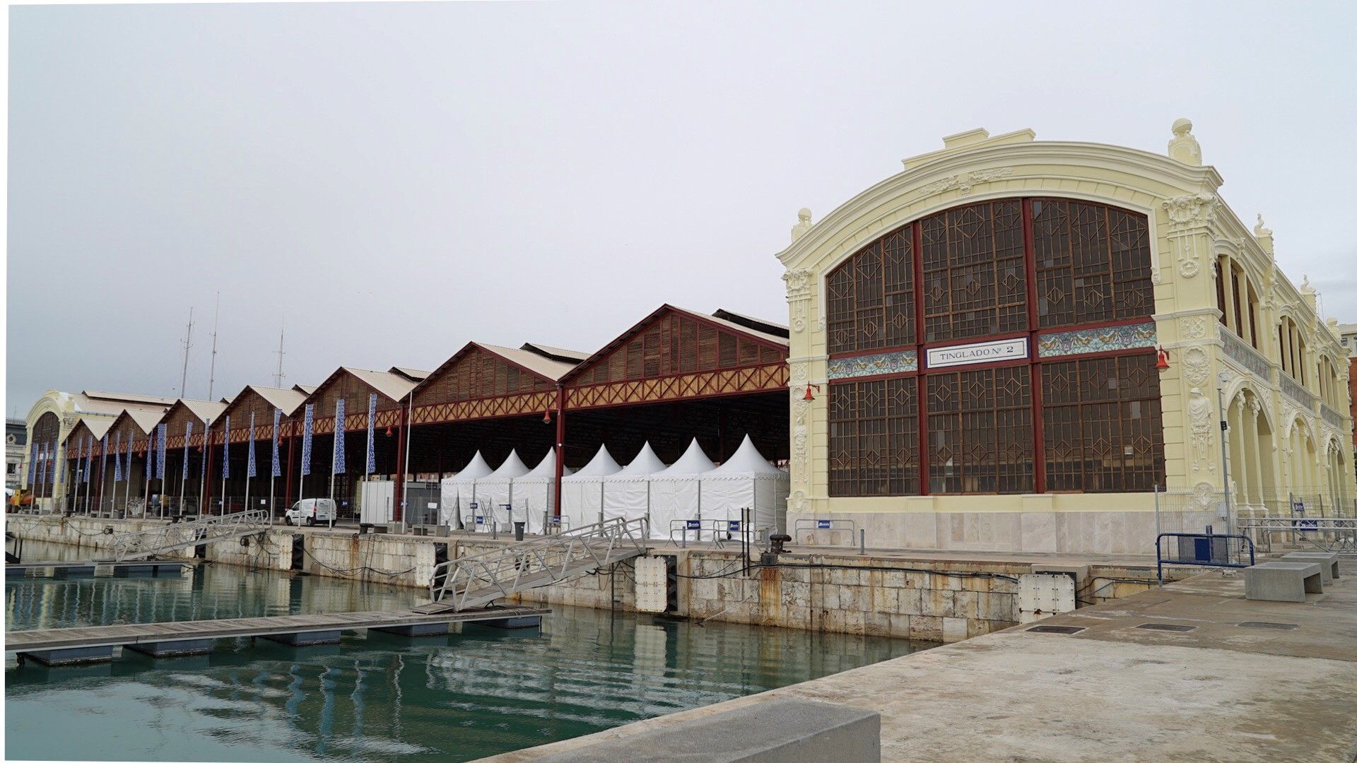 Tinglado 2 de la Marina de València. Imagen de lamarinadevalencia.com