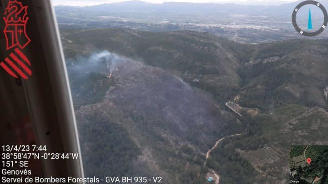Imagen aérea del incendio forestal declarado en El Genovés